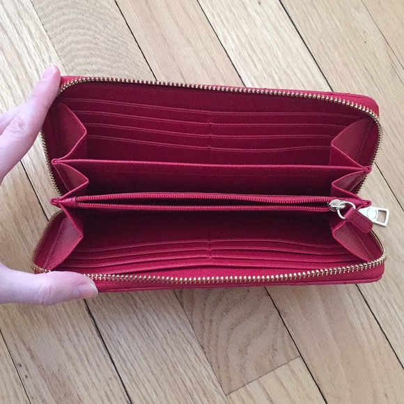 🚫 SOLD 🚫 Coach quilted red leather wallet NWOT - Picture 3 of 6